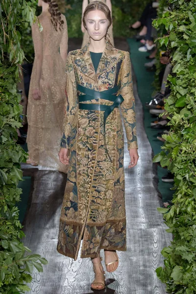 Look 44